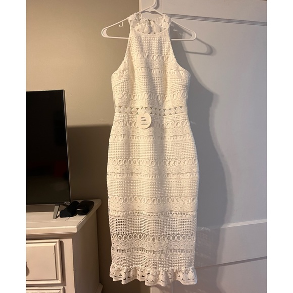 White dress from Lady Black Tie - Picture 3 of 6